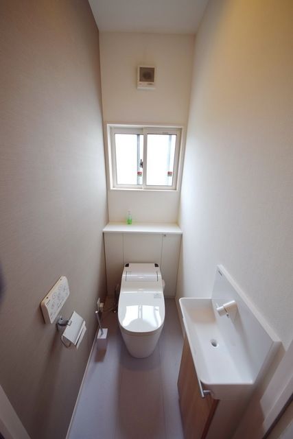 トイレ　★１階トイレになります！２階にもございますよ★