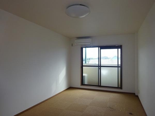 居室・リビング　洋室！