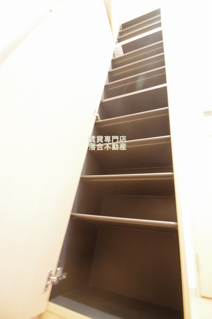 収納　シューズ収納