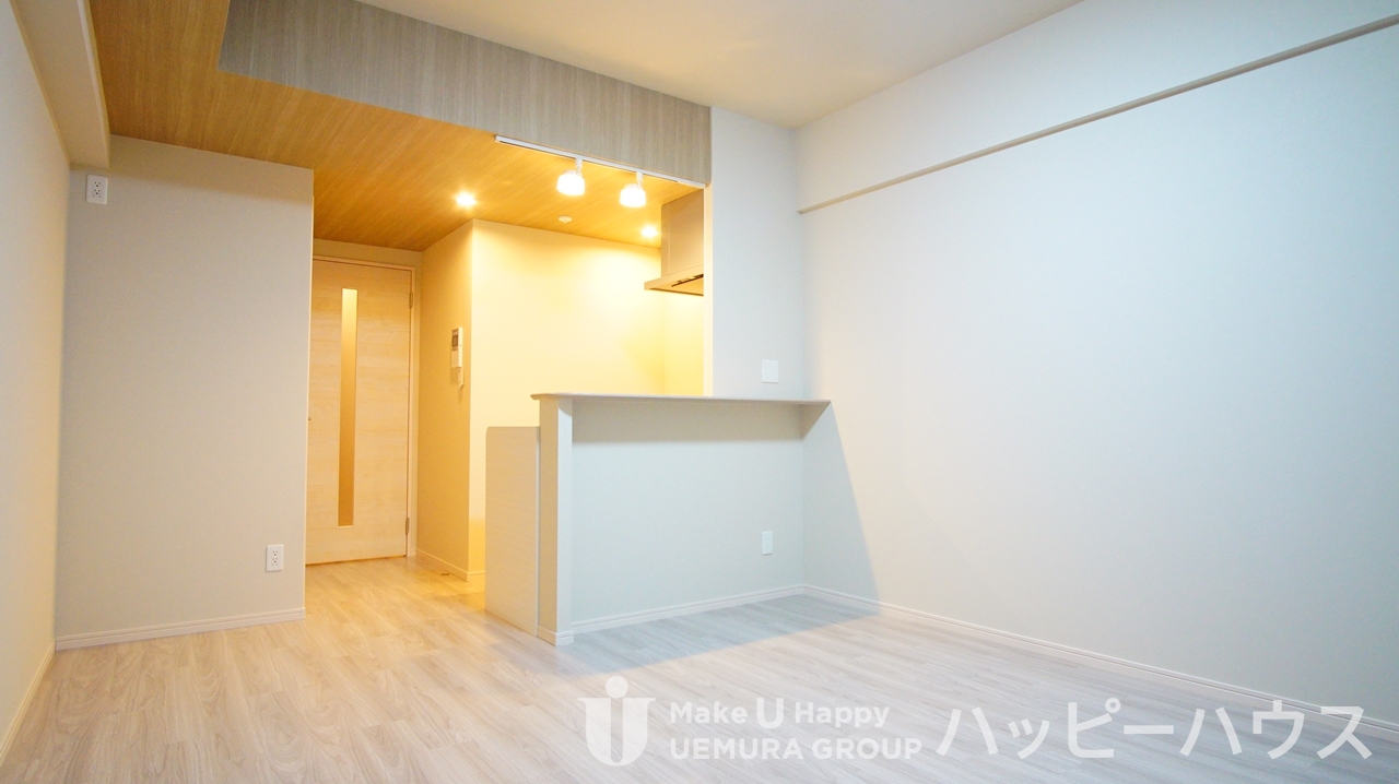 居室・リビング　別号室反転タイプの写真です