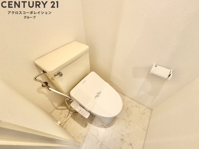 トイレ　温水洗浄便座付き