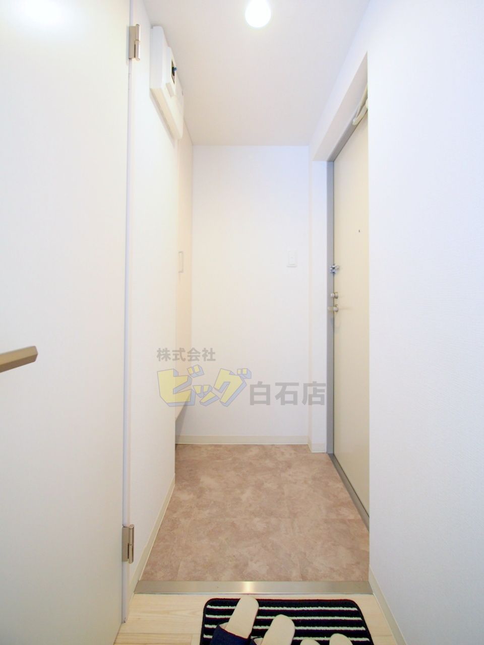 玄関　広々とした玄関です♪