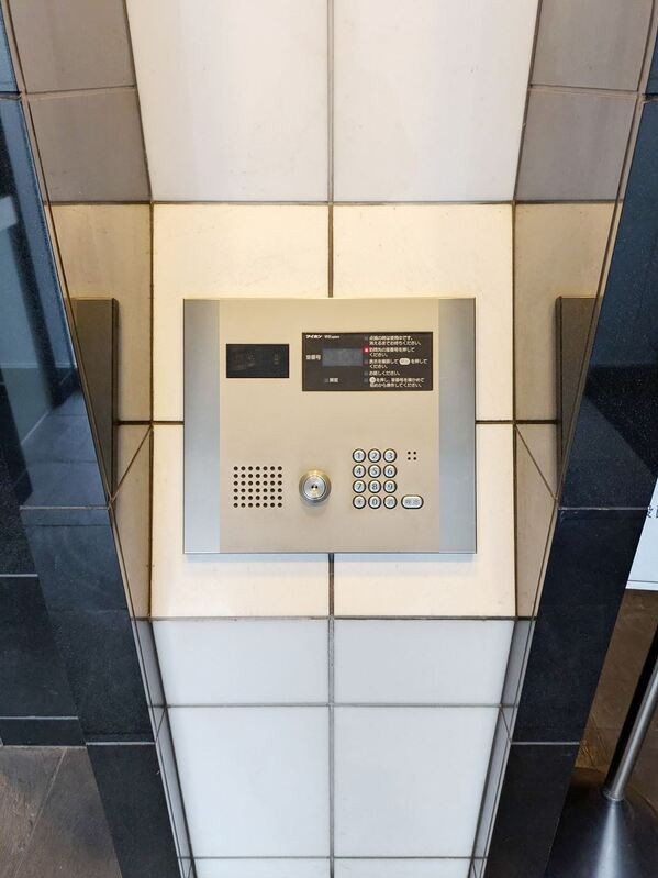 セキュリティ　女性の方でも安心のモニター付きオートロック♪