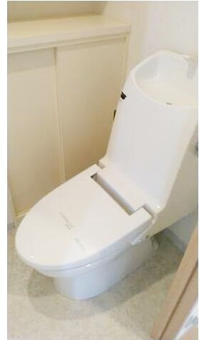 トイレ　嬉しい温水洗浄便座♪