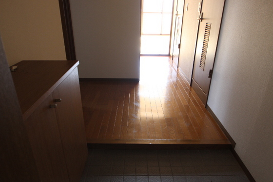 玄関　※別部屋の写真です