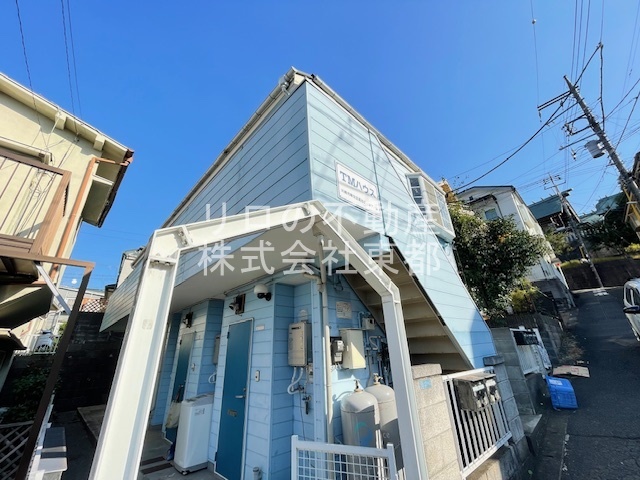 建物外観　小田急線「百合丘駅」より徒歩９分の物件です☆