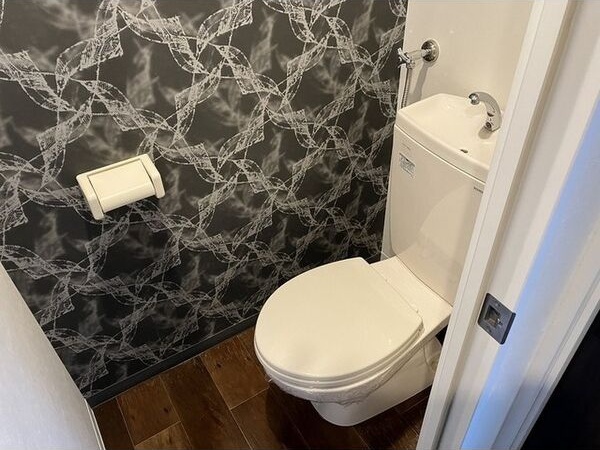 トイレ　弊社ではウォシュレットの取付もお手頃価格で承っております♪