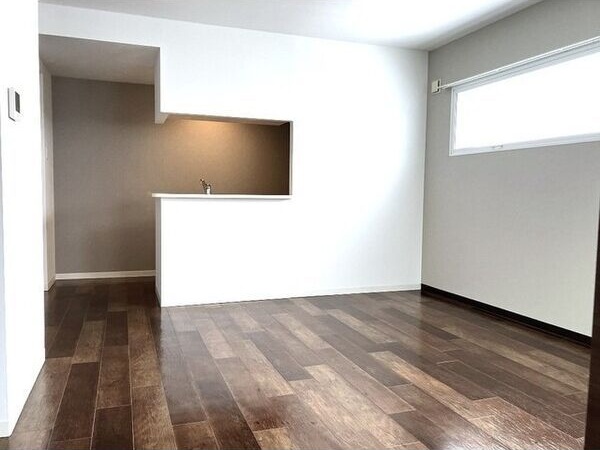 居室・リビング　日当たりの良いリビングです♪