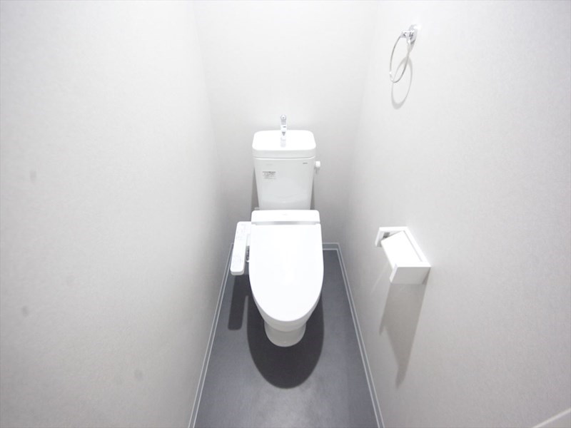 トイレ　温水洗浄暖房便座付トイレ