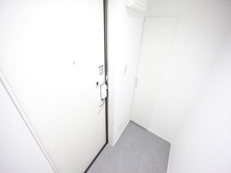 玄関　玄関　シューズボックス付（収納充実してます）