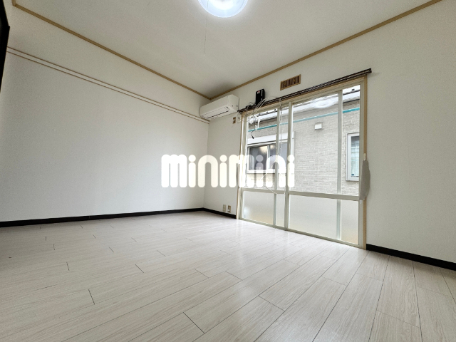 居室・リビング　日当たり良好なお部屋です