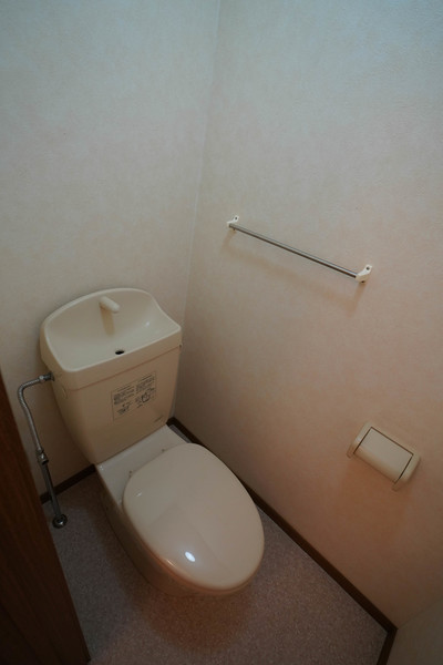 トイレ　同じ敷地内の別の部屋