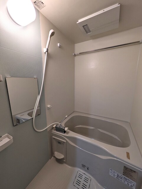 バス・シャワールーム　※２０１号の室内写真です。