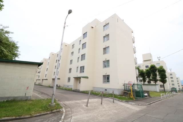 建物外観　５階建て♪