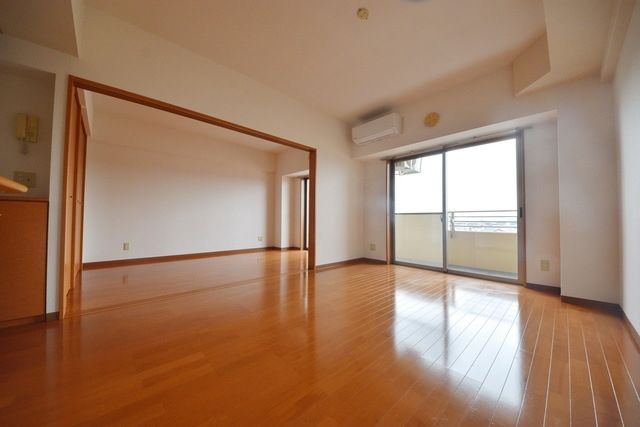 居室・リビング　タウンハウジング府中店まで