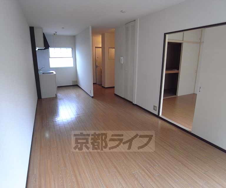 居室・リビング　清潔感のある広々ダイニングです！