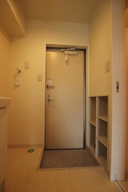 玄関　同物件別号室