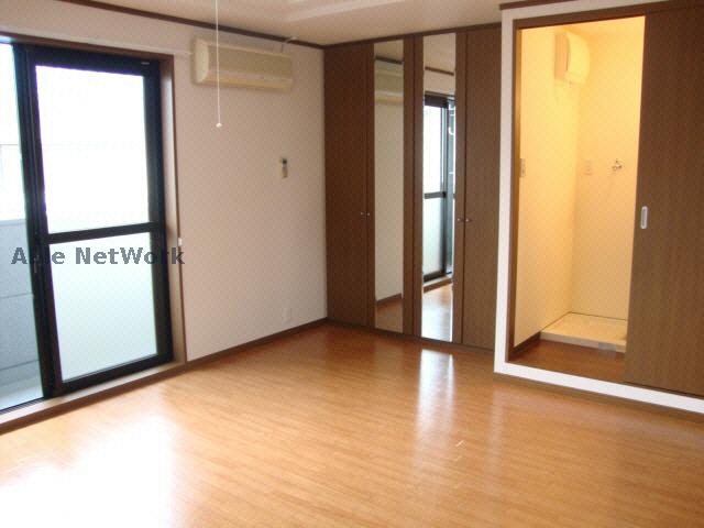 居室・リビング　※同物件、別部屋の写真です