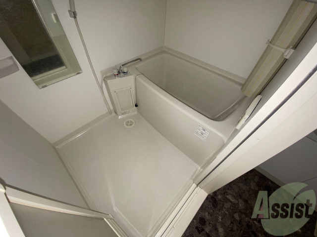 バス・シャワールーム　バス・トイレ別でお掃除しやすいですよ～。