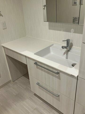 キッチン　メイクもはかどる機能的な化粧台