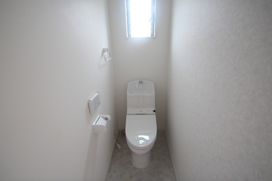 トイレ　※別号室の写真です