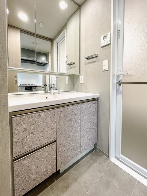 洗面設備　※写真は同タイプ住戸です。