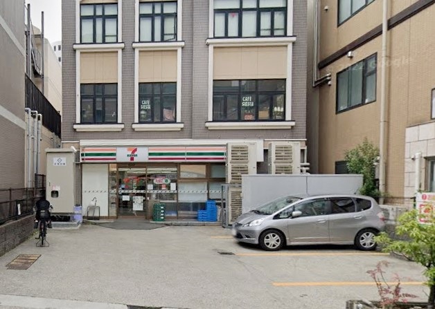 コンビニ　セブンイレブン（コンビニ）まで348m