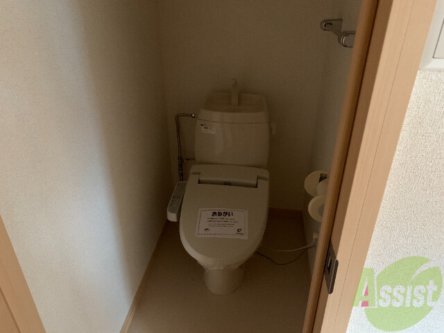 トイレ　トイレはウォシュレット付きです。シャワートイレは嬉しいですね