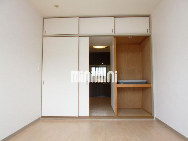 居室・リビング　収納スペース