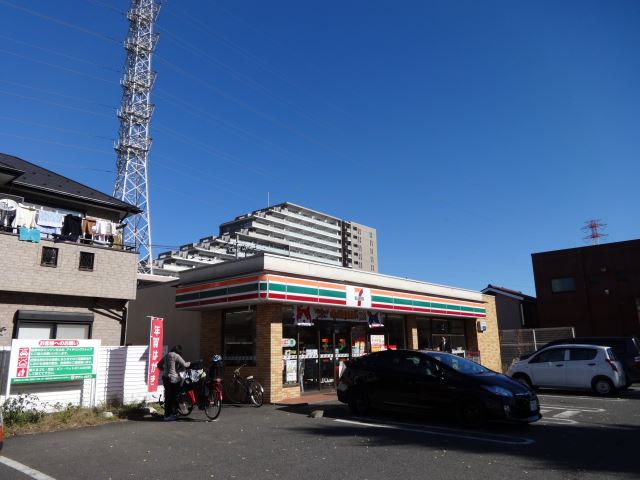 コンビニ　セブンイレブン（コンビニ）まで330m