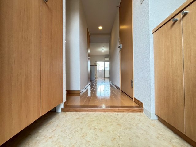 玄関　詳細は、RISUMO江坂本店までお問合せください♪