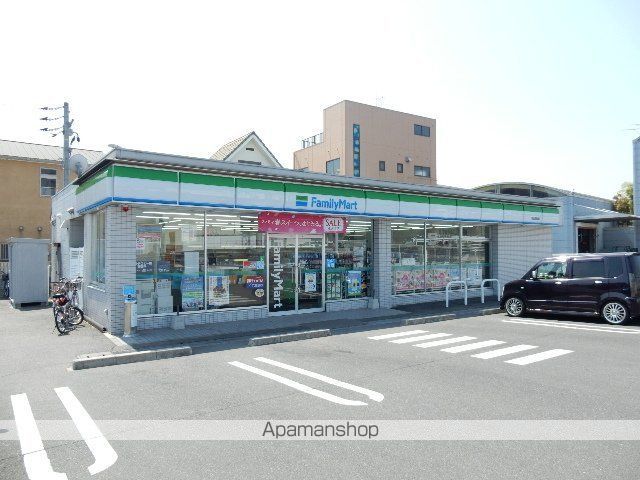コンビニ　ファミリーマート西長瀬店（コンビニ）まで216m