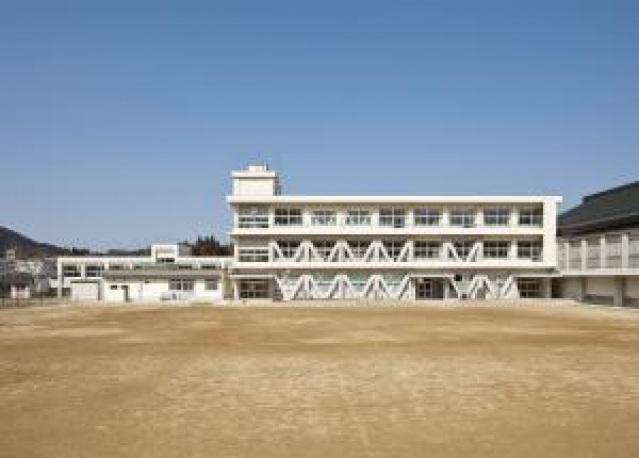 中学校　宇陀市立大宇陀中学校（中学校）まで424m