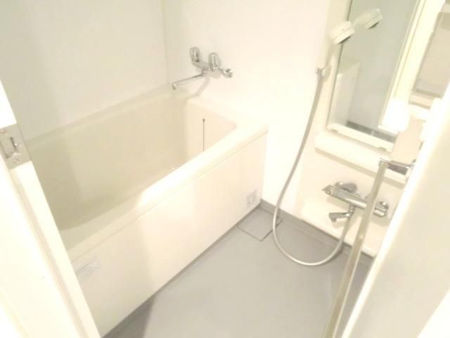 バス・シャワールーム　★浴室乾燥機付きバスルームです★