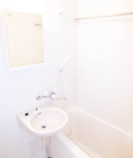 バス・シャワールーム　★洗面台付きバスルーム★