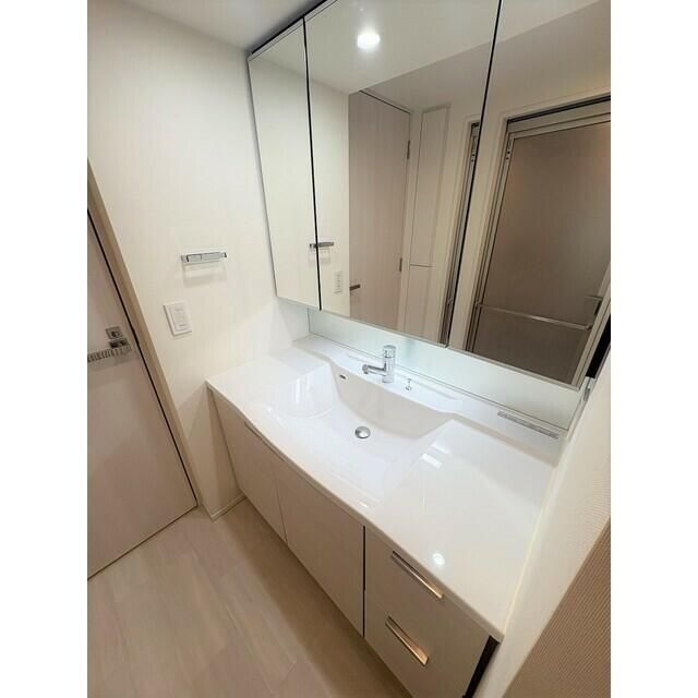 洗面設備　脱衣スペースもあります