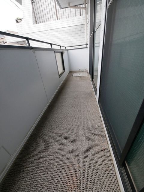 バルコニー　同シリーズ