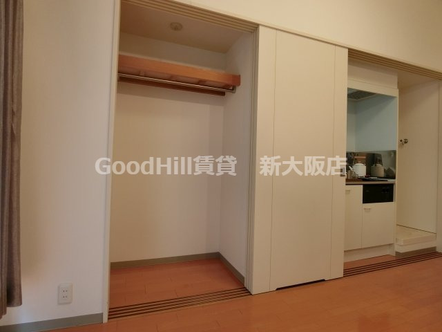 収納　ドゥーエ江坂I