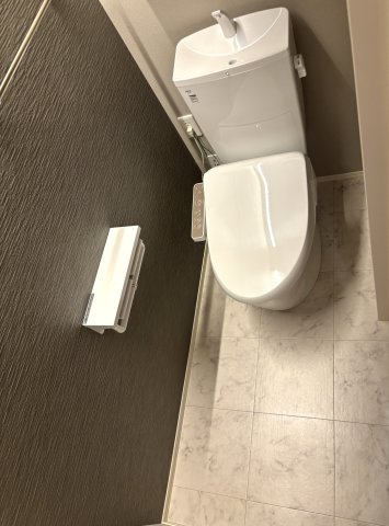 トイレ　温水洗浄暖房便座