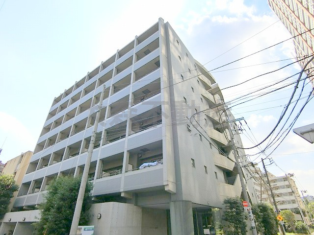 建物外観　2003年3月築　RC鉄筋コンクリート造地上8階建て総戸数8