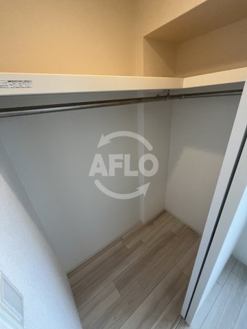 収納　セレニテ三国プリエ　ウォークインクローゼット