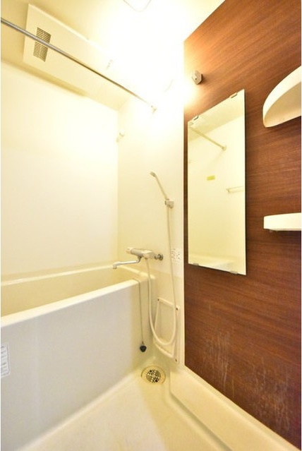 バス・シャワールーム　★ゆったりとできる広さの浴槽★