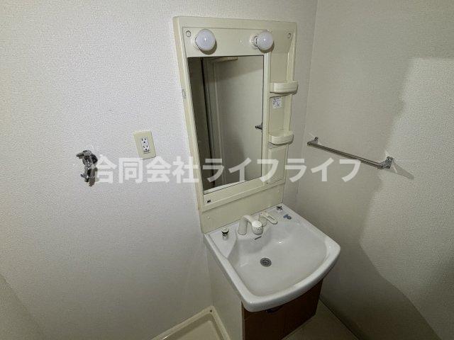 洗面設備　コンパクトで使いやすい洗面所