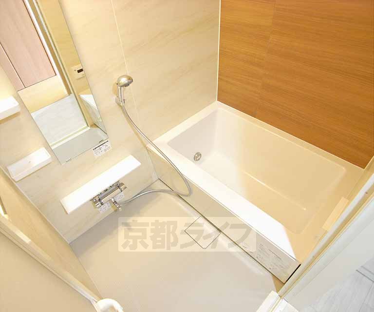 バス・シャワールーム　追炊き機能付きバスルームです。