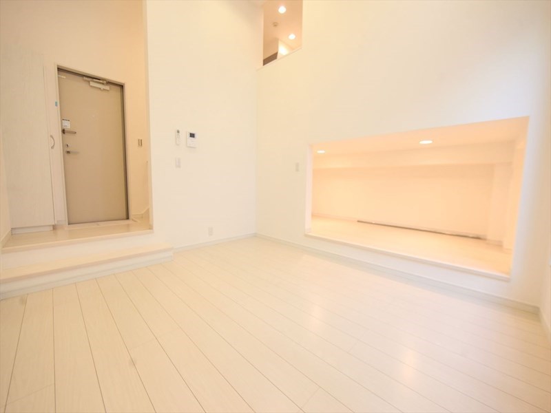 居室・リビング　洋室6.7帖　アンダーロフト4.6帖（寝室にも使えます）