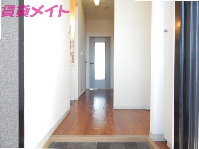 玄関　同物件別室写真