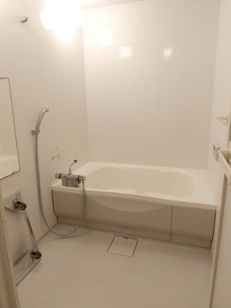 バス・シャワールーム　同物件別部屋参考写真です