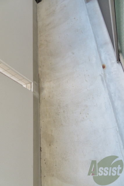 バルコニー　バルコニーは幅もしっかりあって洗濯物がはかどりそうですね。