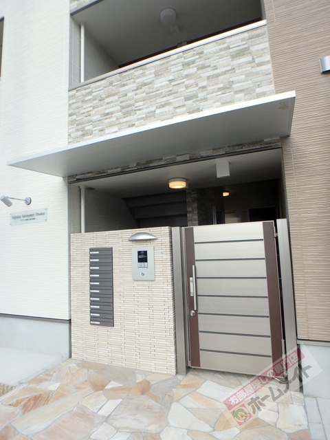 エントランス　オートロックで部外者シャットアウト♪