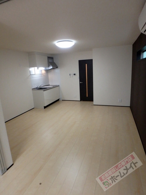 居室・リビング　エアコン２台完備